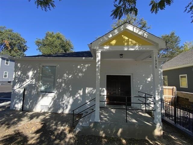 1928 SOUTHERN Ave – photo 1