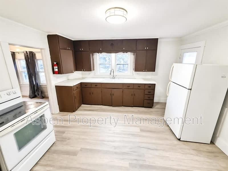 1213 Doemland Street – photo 2