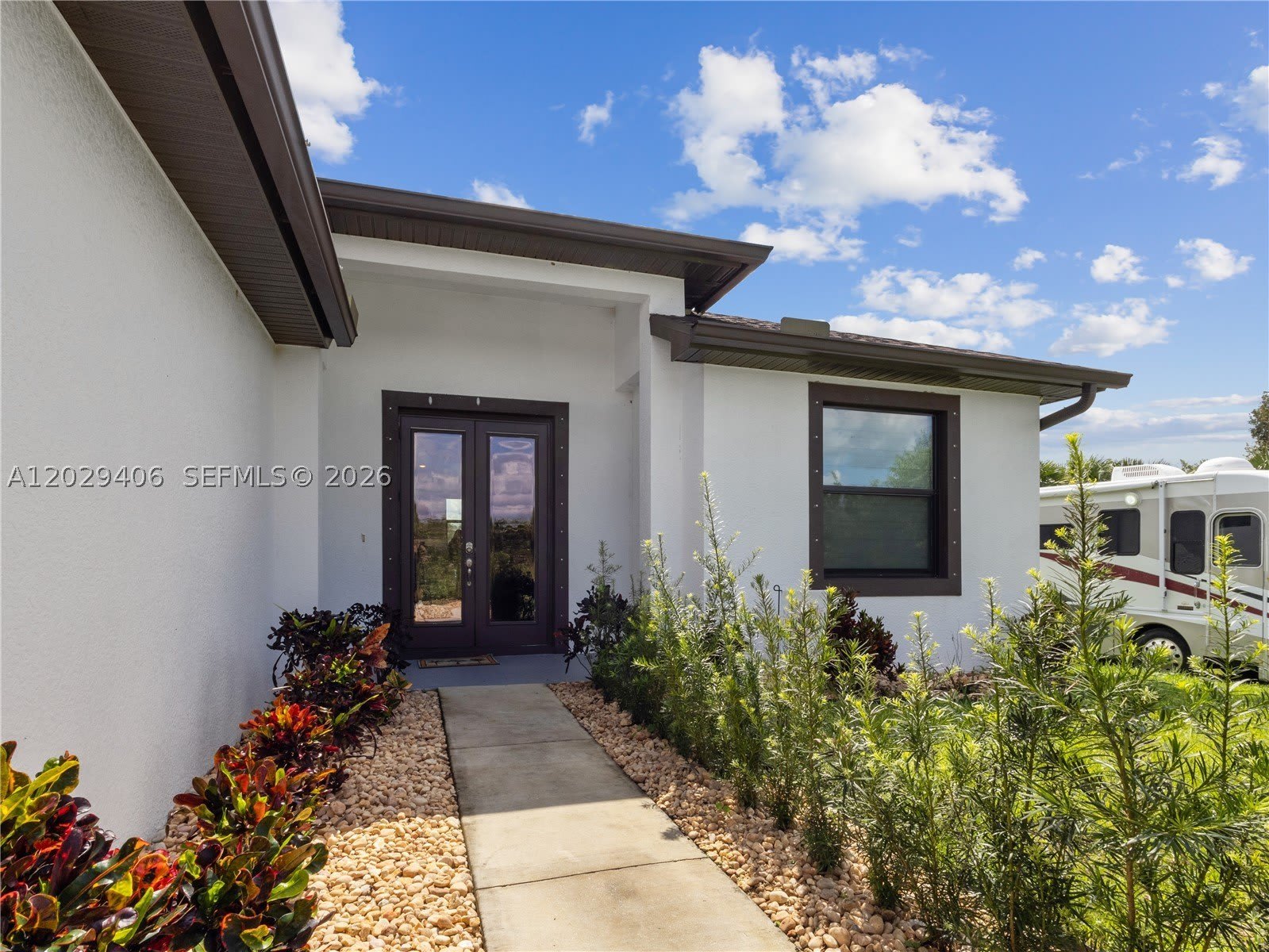 490 NW 37 AV. – photo 3