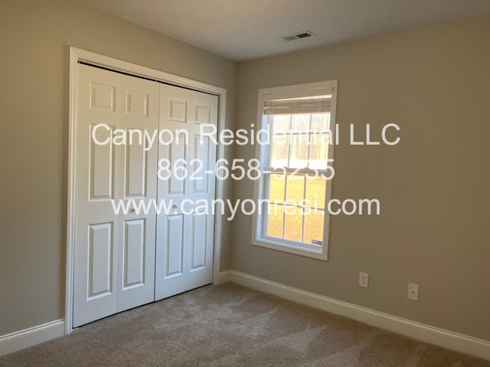 260 Sanford Court – photo 5