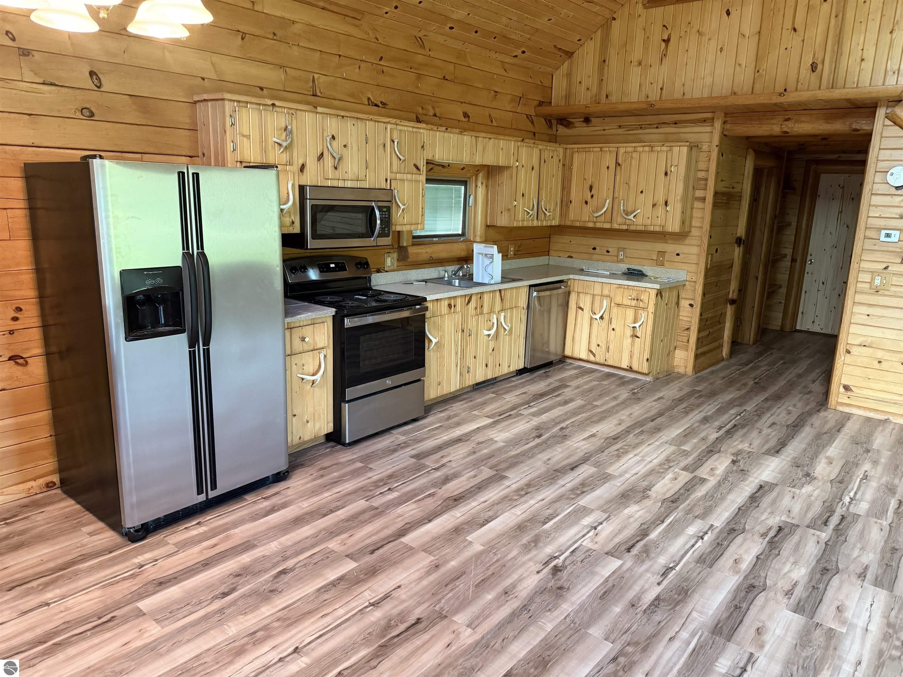 5498 Gross Drive – photo 3