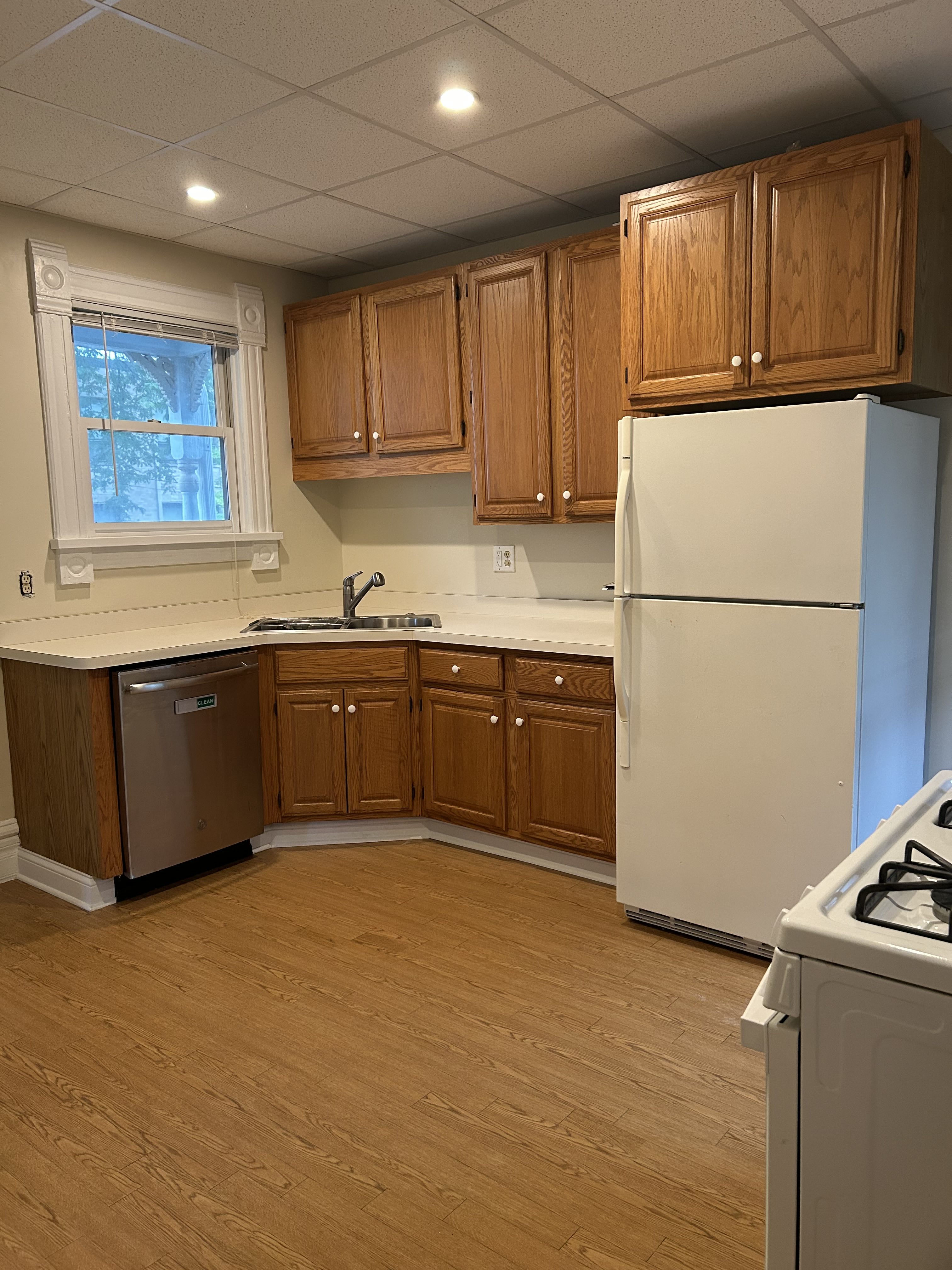 127 W Lincoln Ave – photo 4