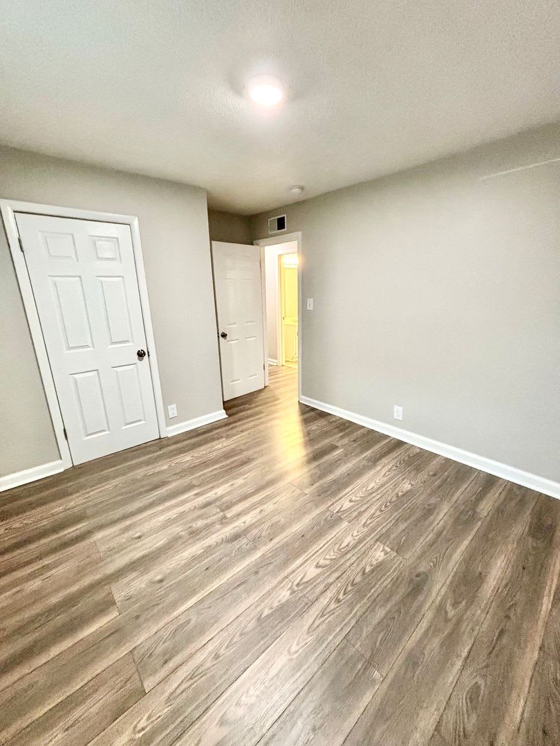 2215 Sutton Move In Ready – photo 3