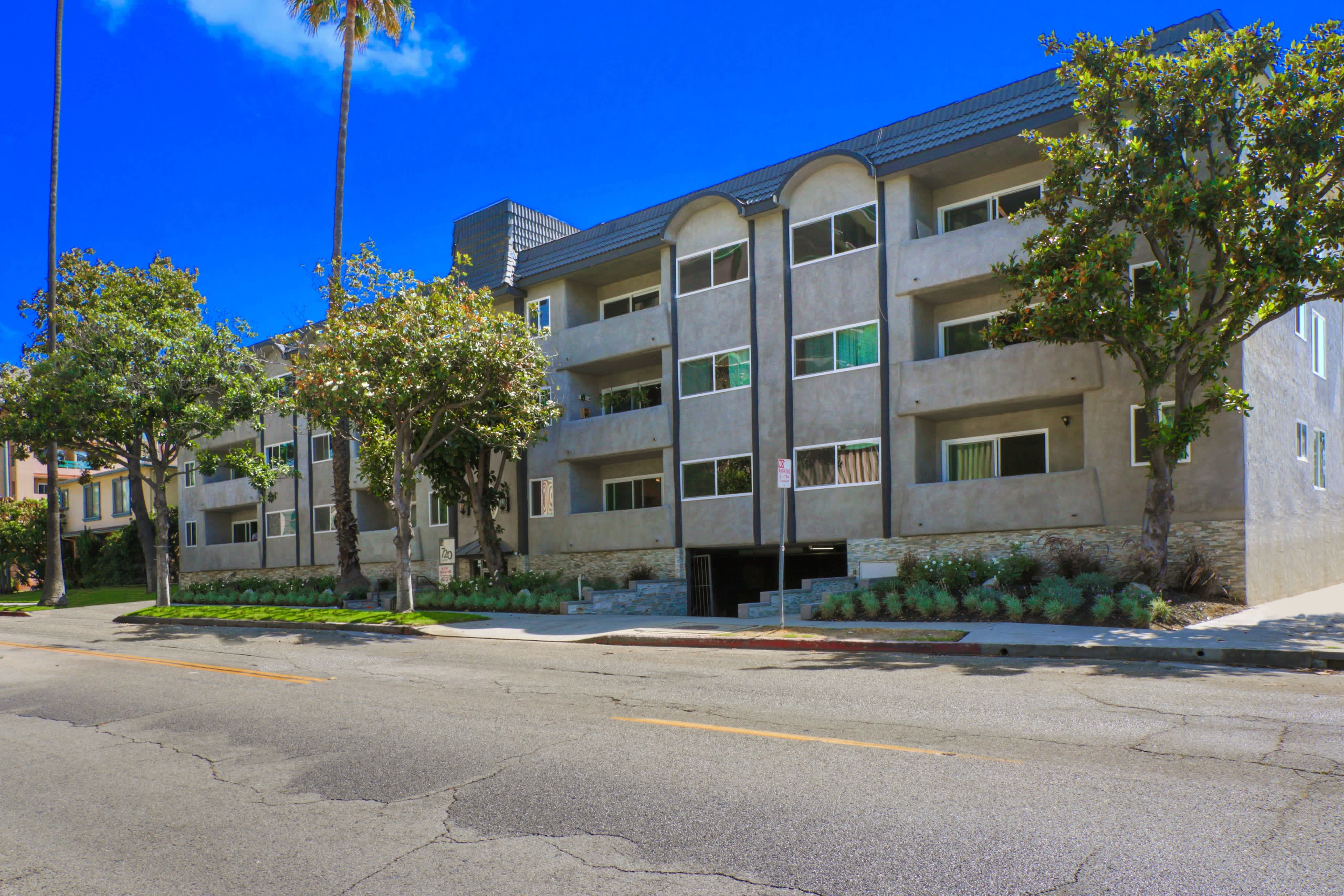 720 Louise Apartments – photo 3