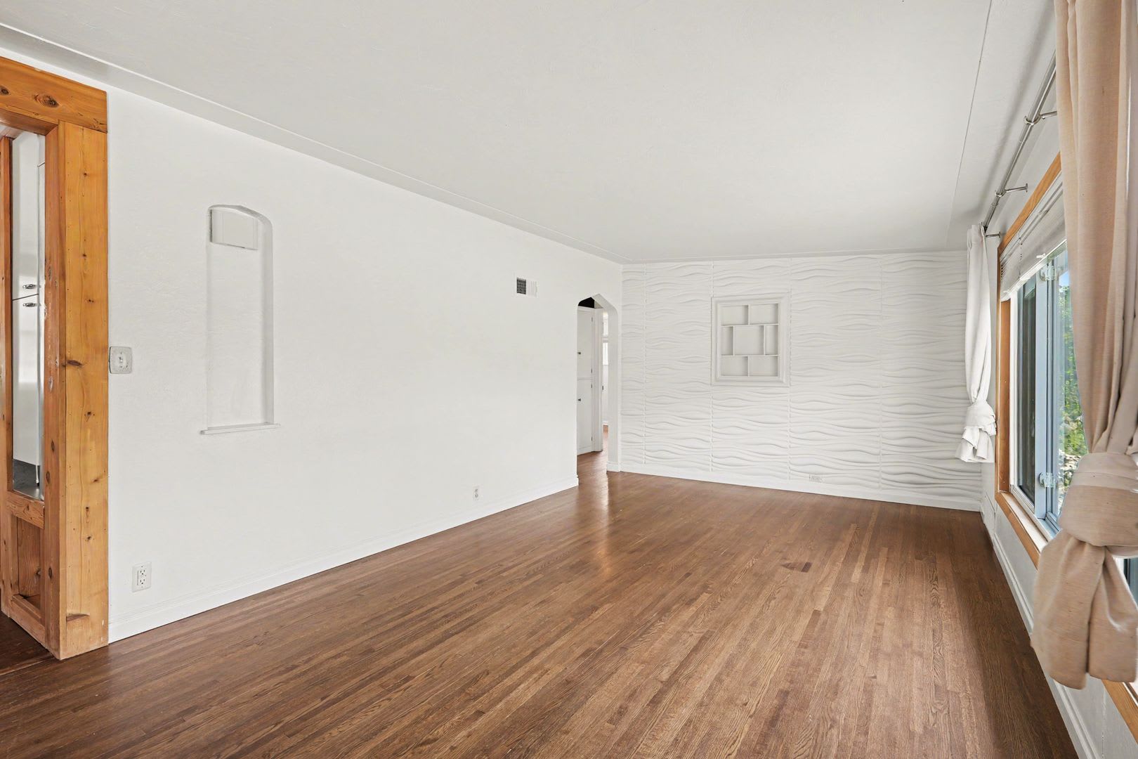 Spacious 3 Bed 2 Bath in the heart of Littleton – photo 3
