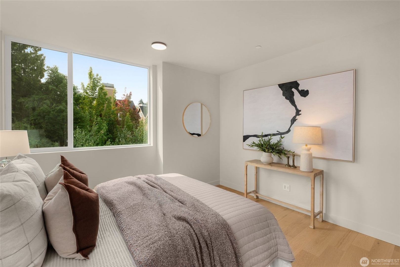 Brand New Live Work Unit In Heart Of Madrona – photo 5
