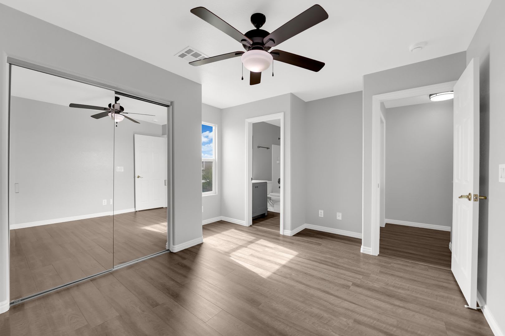 2-STORY IN SOUTHWEST*2 BEDROOMS*LOFT*OPEN FLOORPLAN* – photo 5
