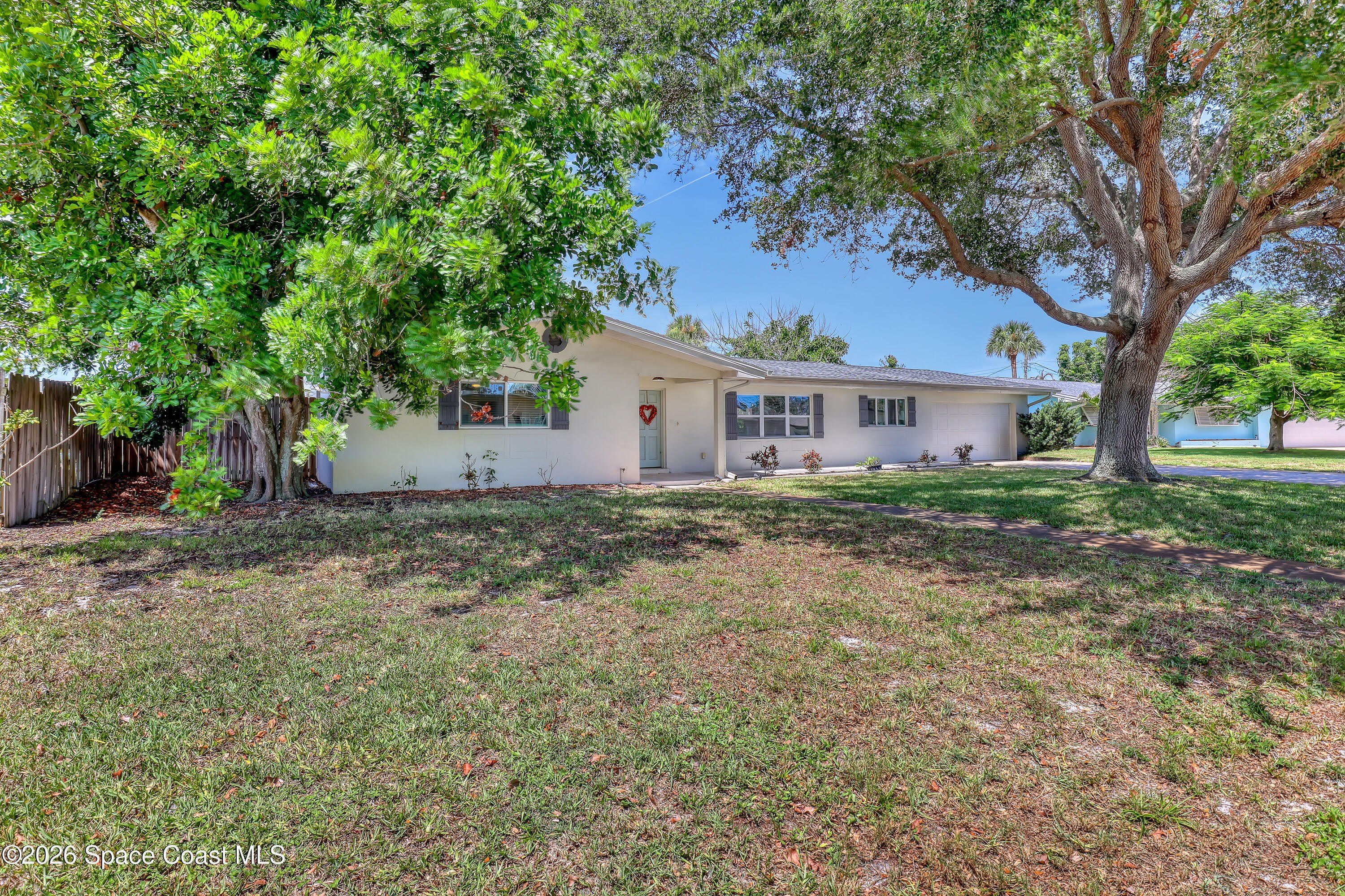 580 Pine Tree Drive – photo 2