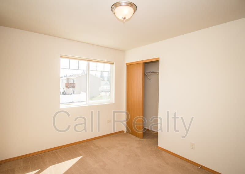 2105 N Eden – photo 5