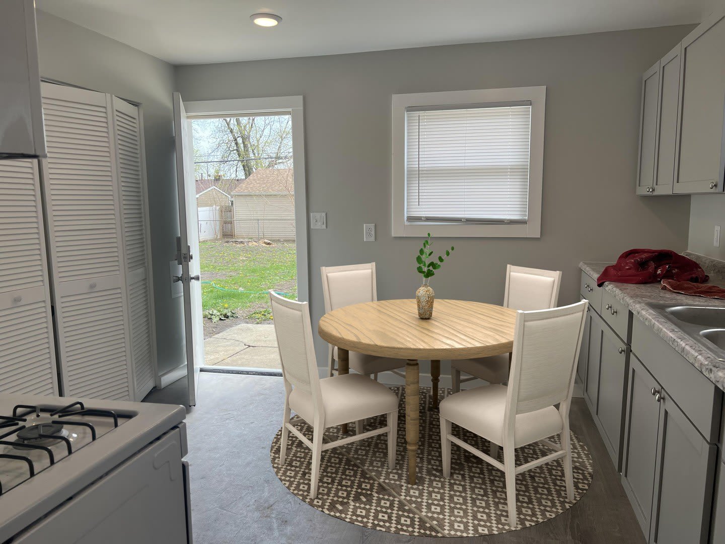 2016 Capri Avenue – photo 5