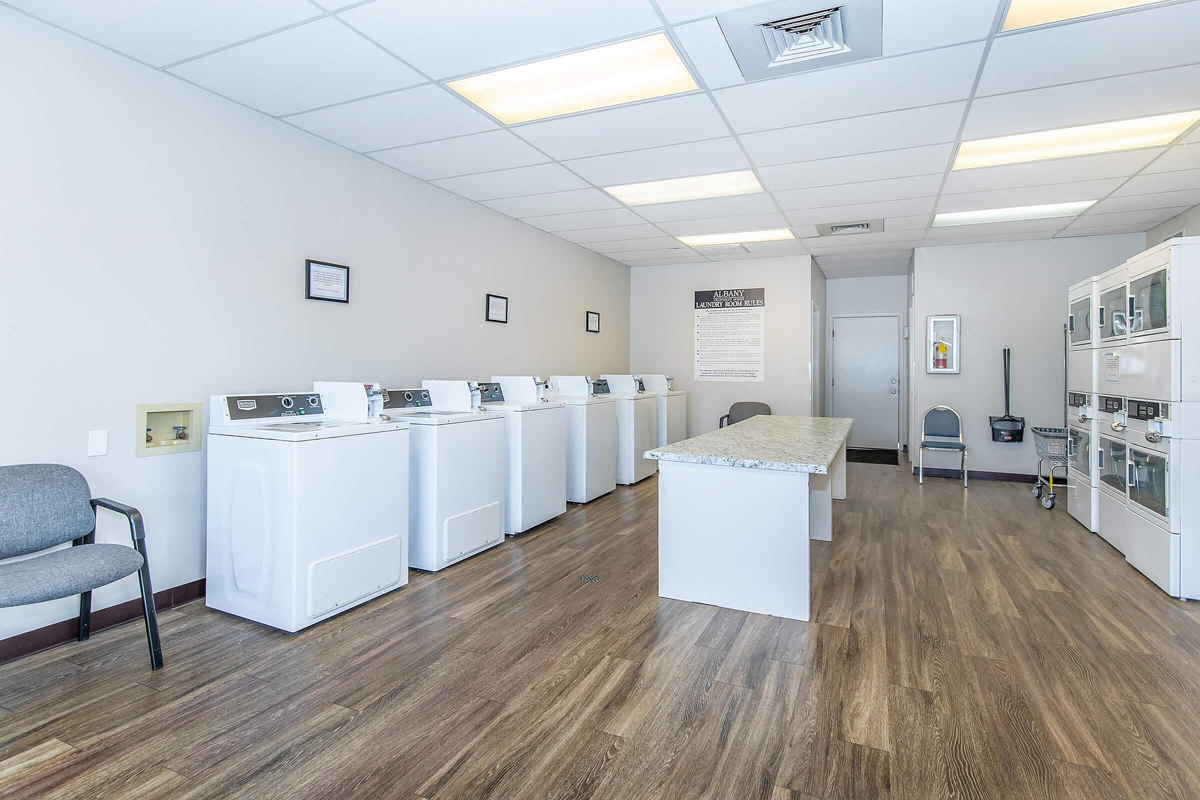 Albany Apartments – photo 1