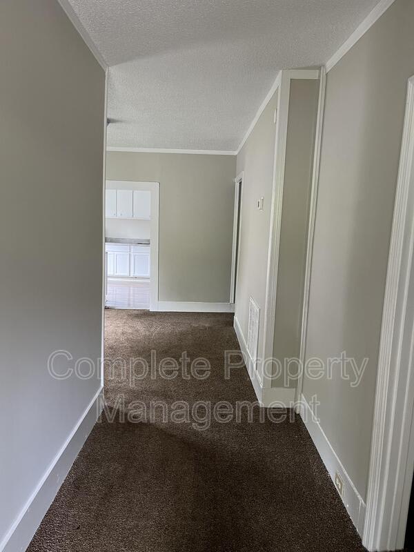 1434 Thomason Avenue – photo 2