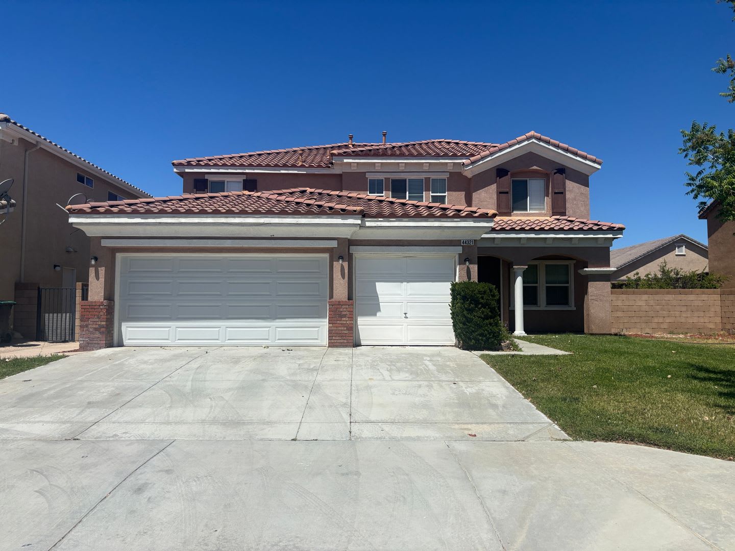 Grand East Lancaster Home – photo 1
