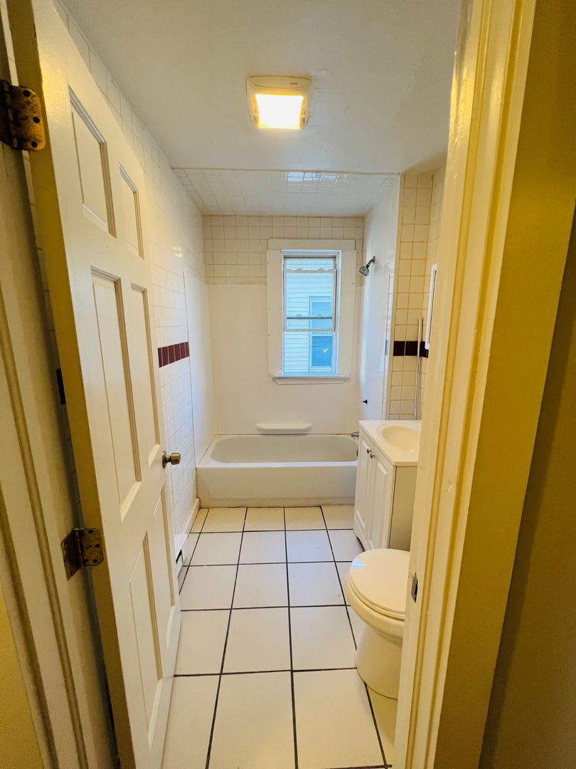 NEWLY RENOVATED! – photo 2