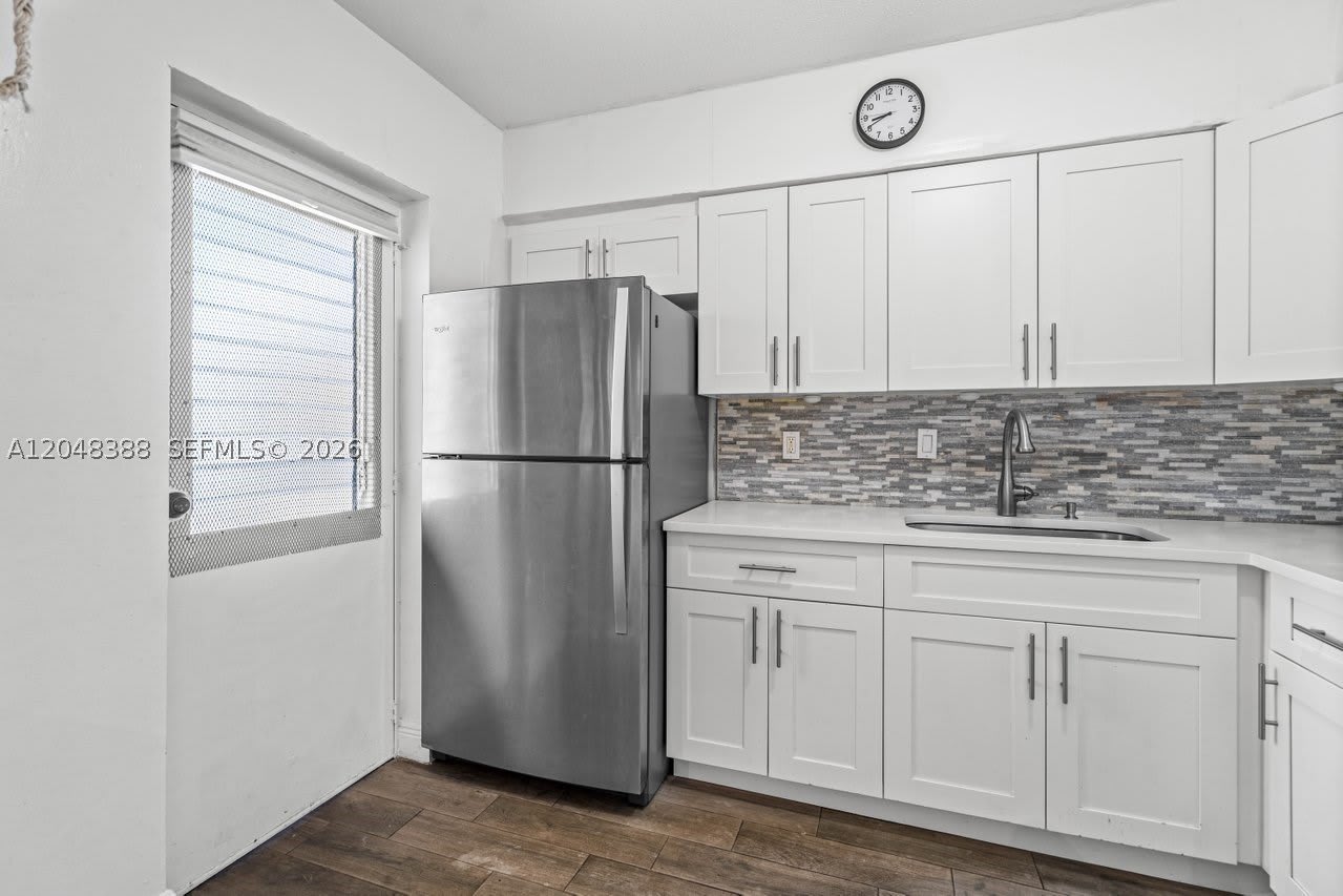 260 NW 19th St – photo 3