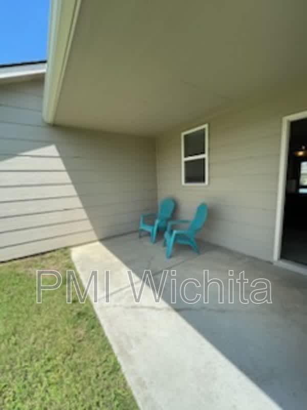 8113 E 34th Ct S – photo 3