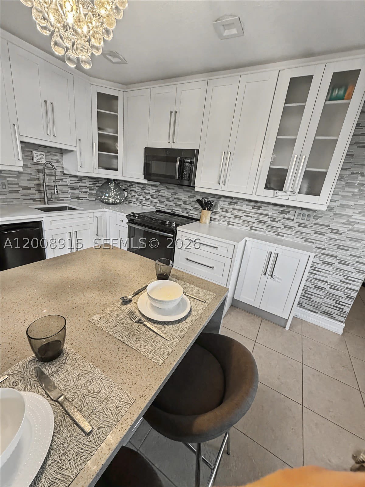 1423 Holly Heights Dr – photo 3