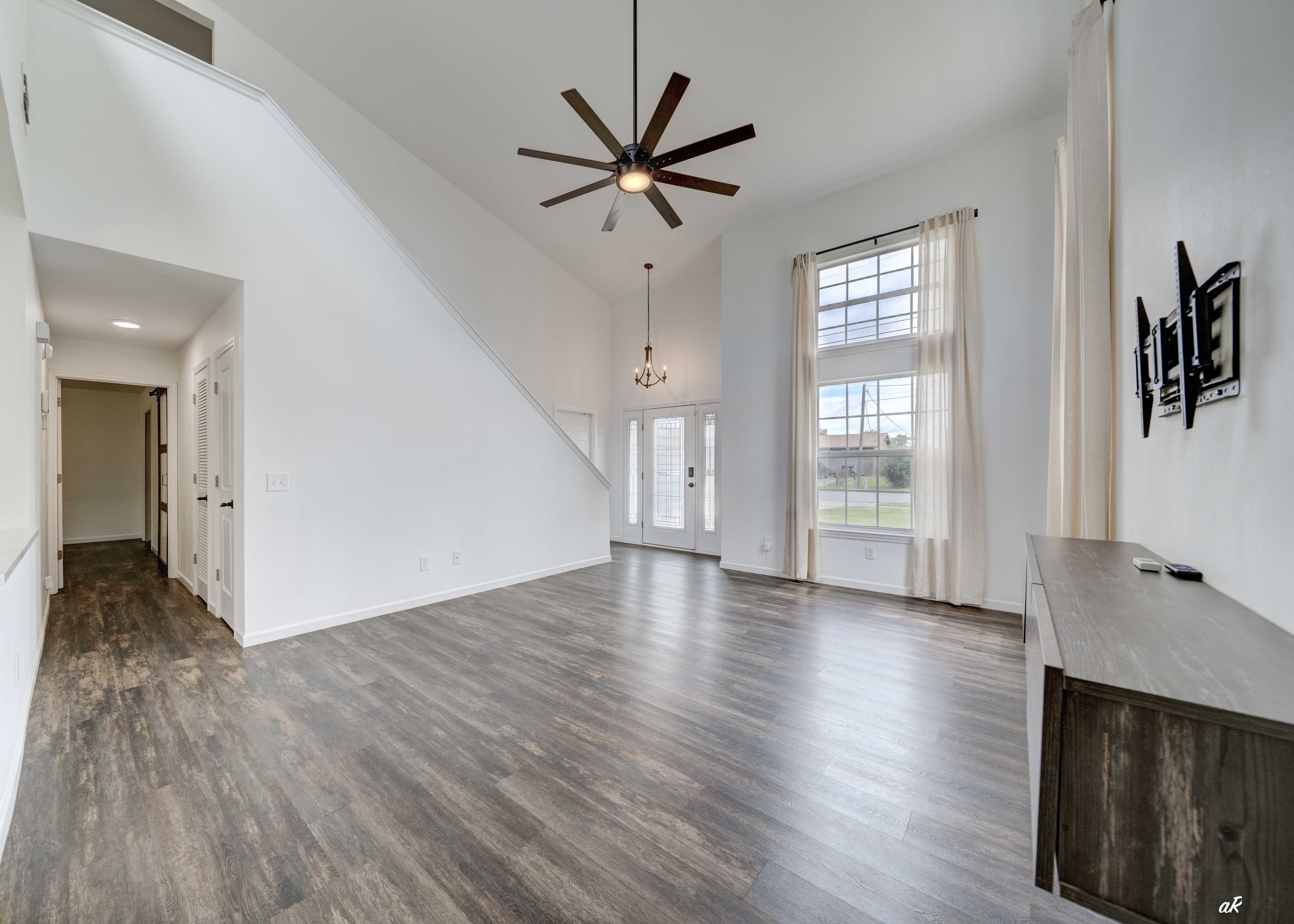 6226 Wallace Road – photo 3