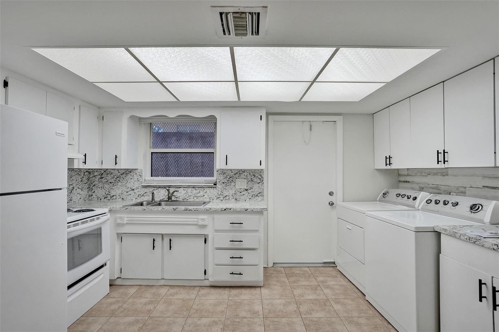 4240 Nw 21st Ave – photo 4