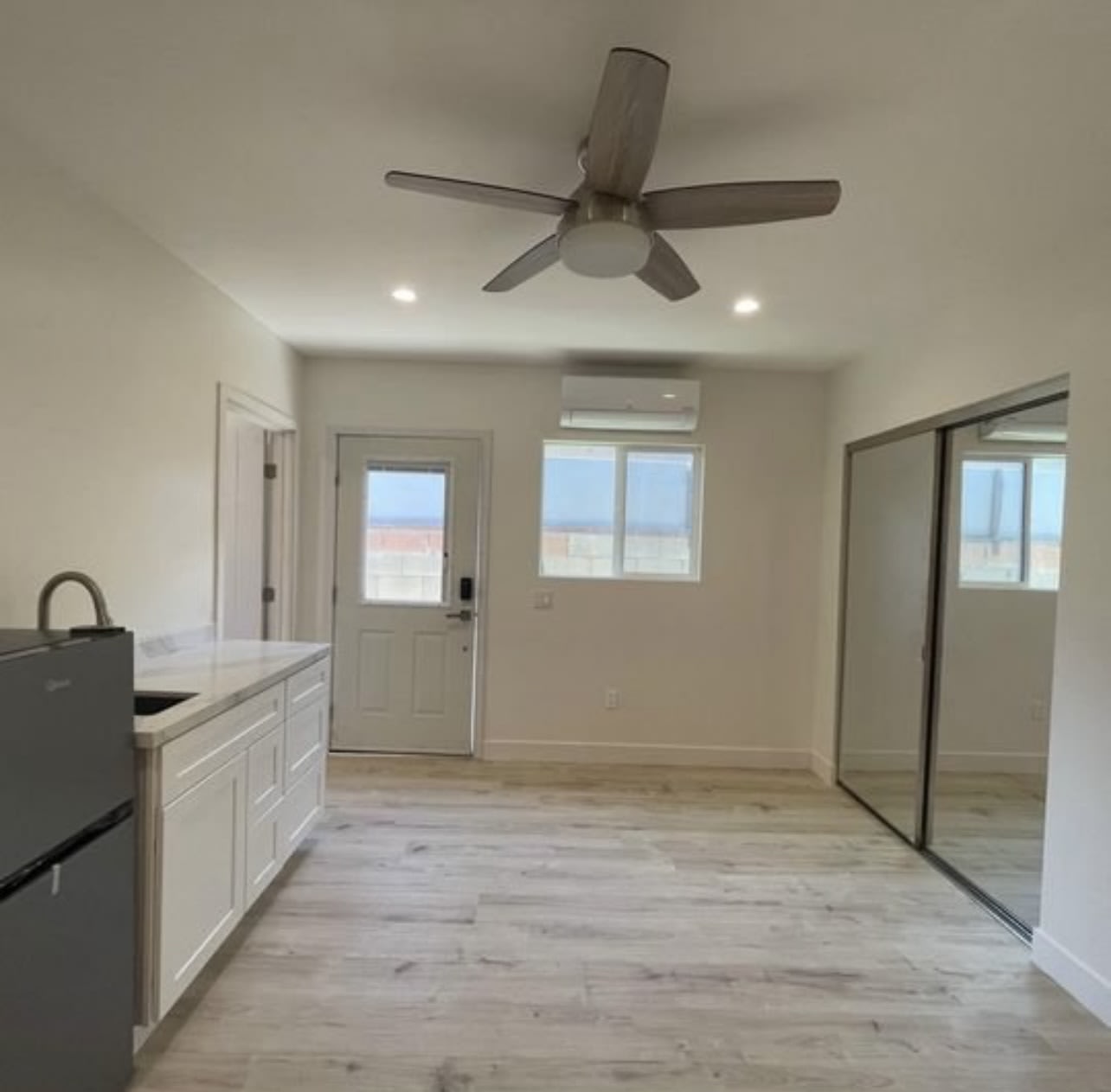 7746 Encino Avenue – photo 4
