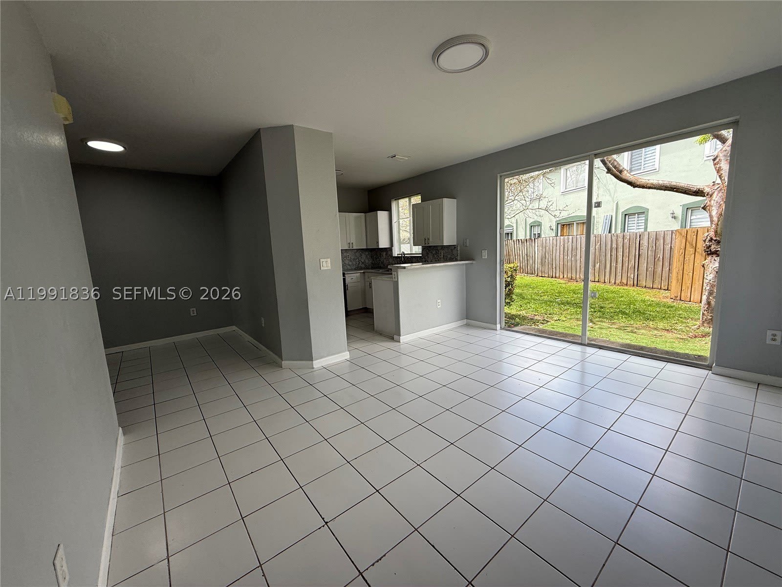 1586 SE 27th Ct – photo 4