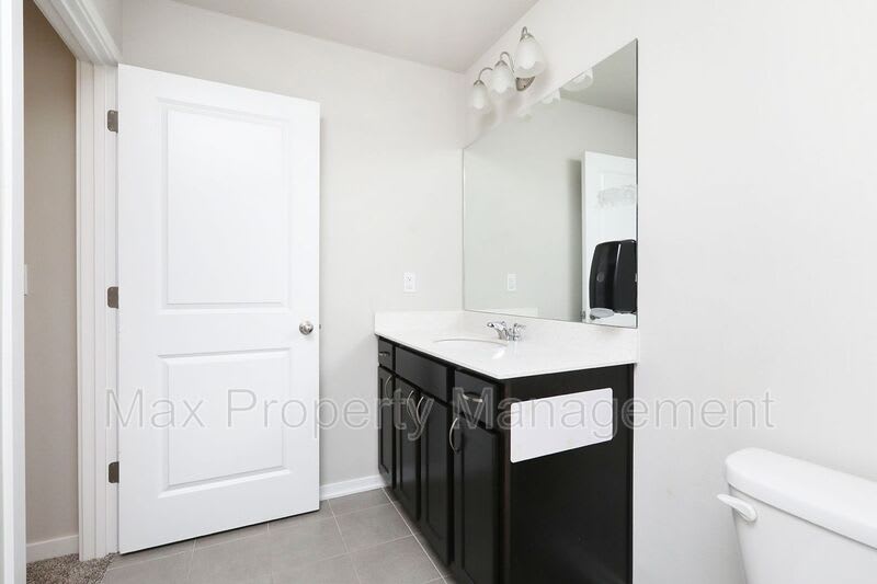 2302 SW 23rd St – photo 5