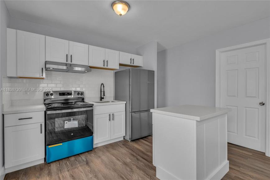 2243 Greene St – photo 5