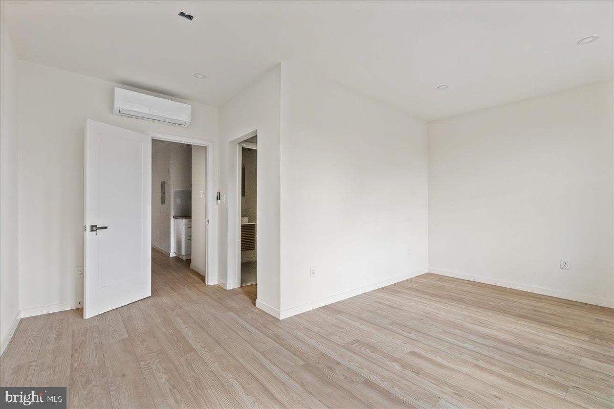 3907 SPRING GARDEN Street – photo 5