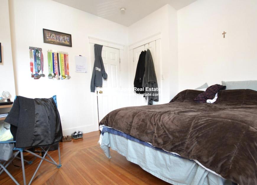 140 Brooks St. – photo 4