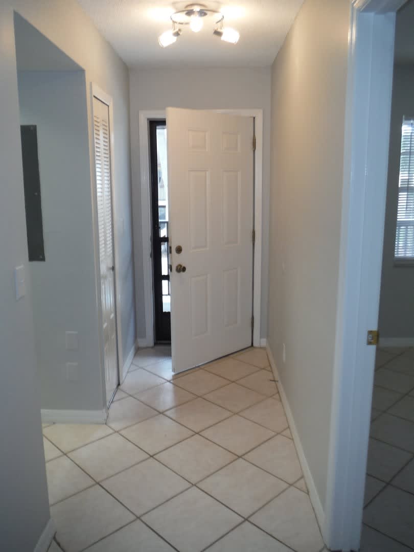 2/2 Condo Screen Porch, Pool Complex – photo 5