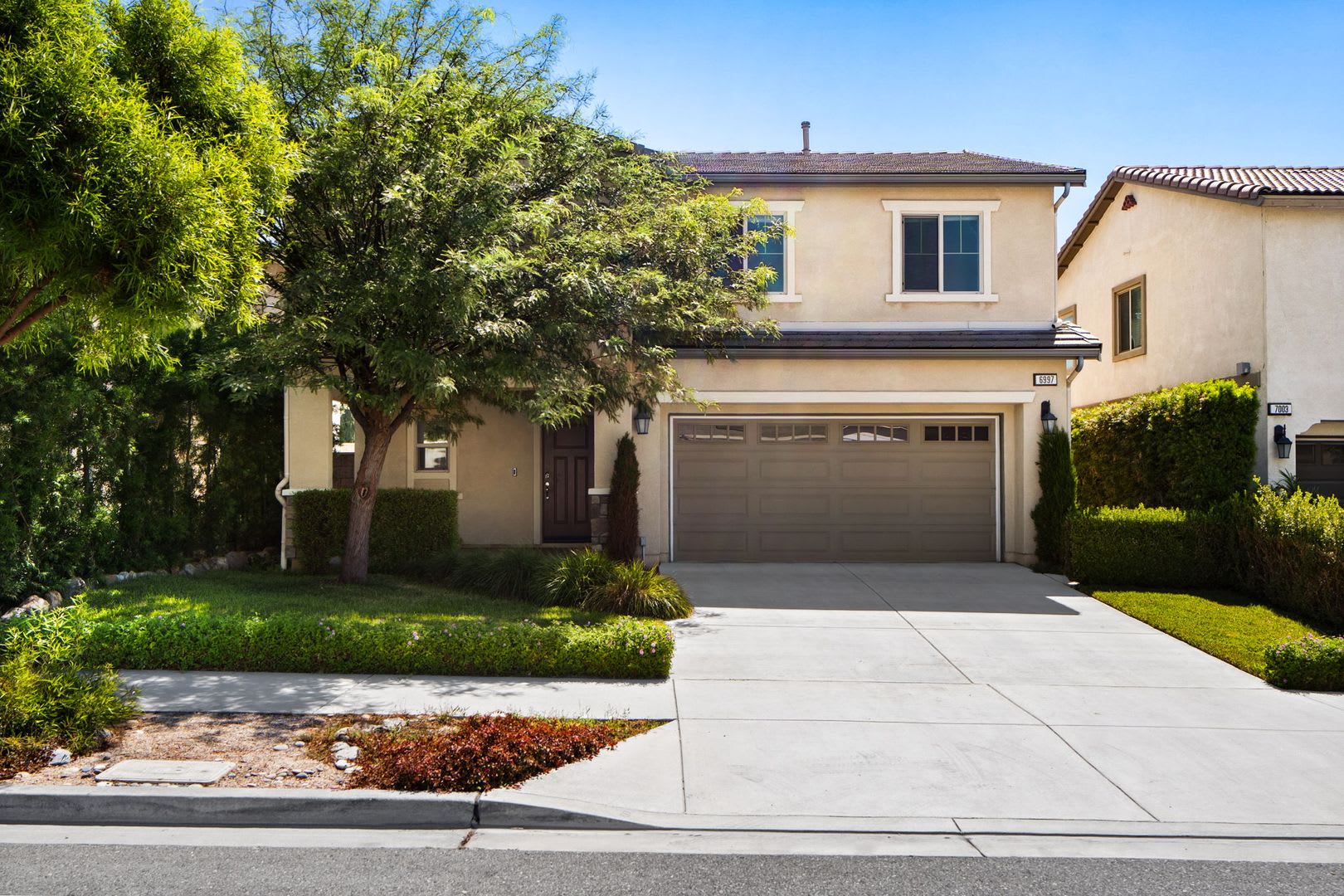 Beautiful Two-Story Home with Spacious Open Floor Plan! – photo 1