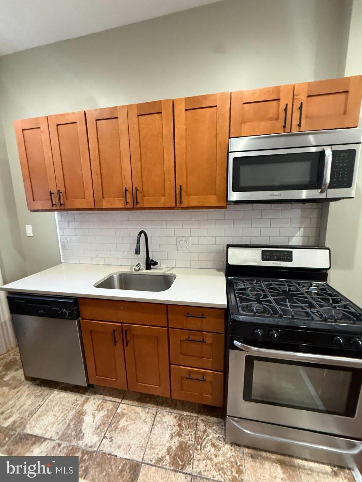 1714 W GIRARD Avenue – photo 2