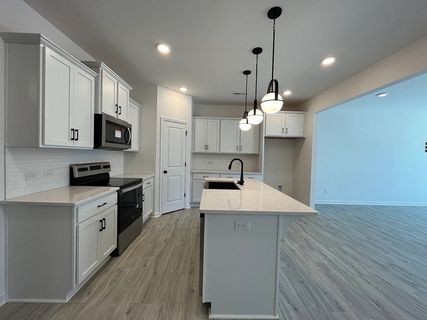 Room in 3 Bedroom Home at Pagebrook Ln – photo 5