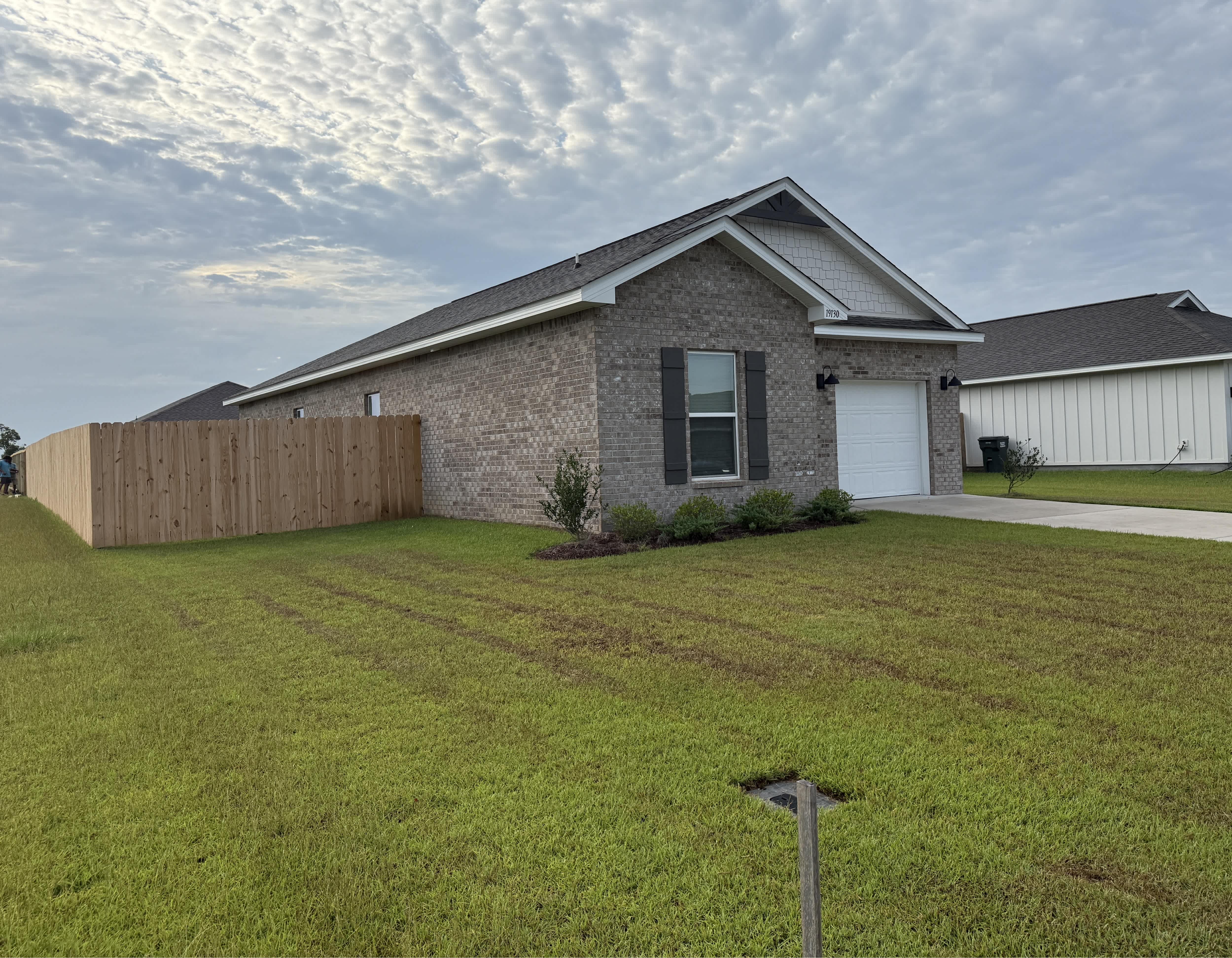 19130 Treehill Ln – photo 2