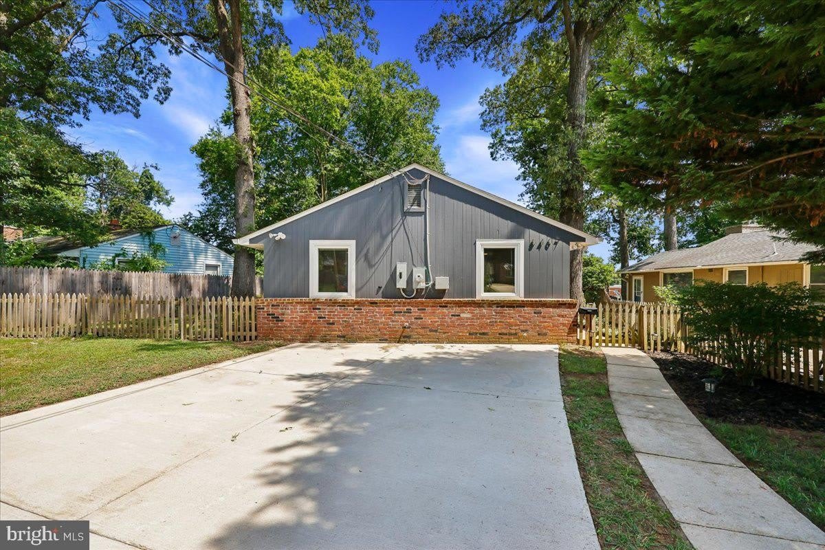 8407 Tahona Drive – photo 2