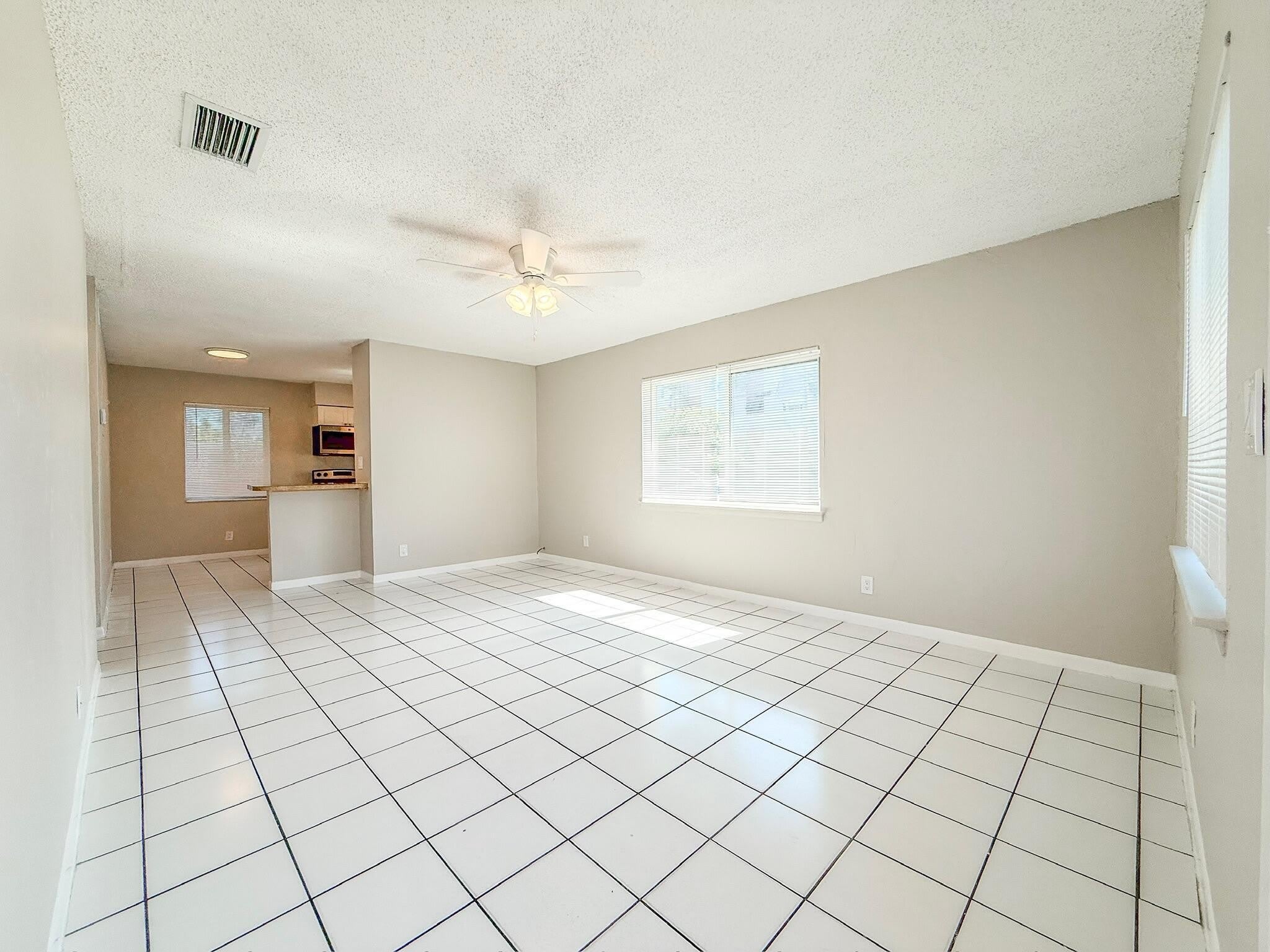 1025 NE 17th Avenue – photo 2