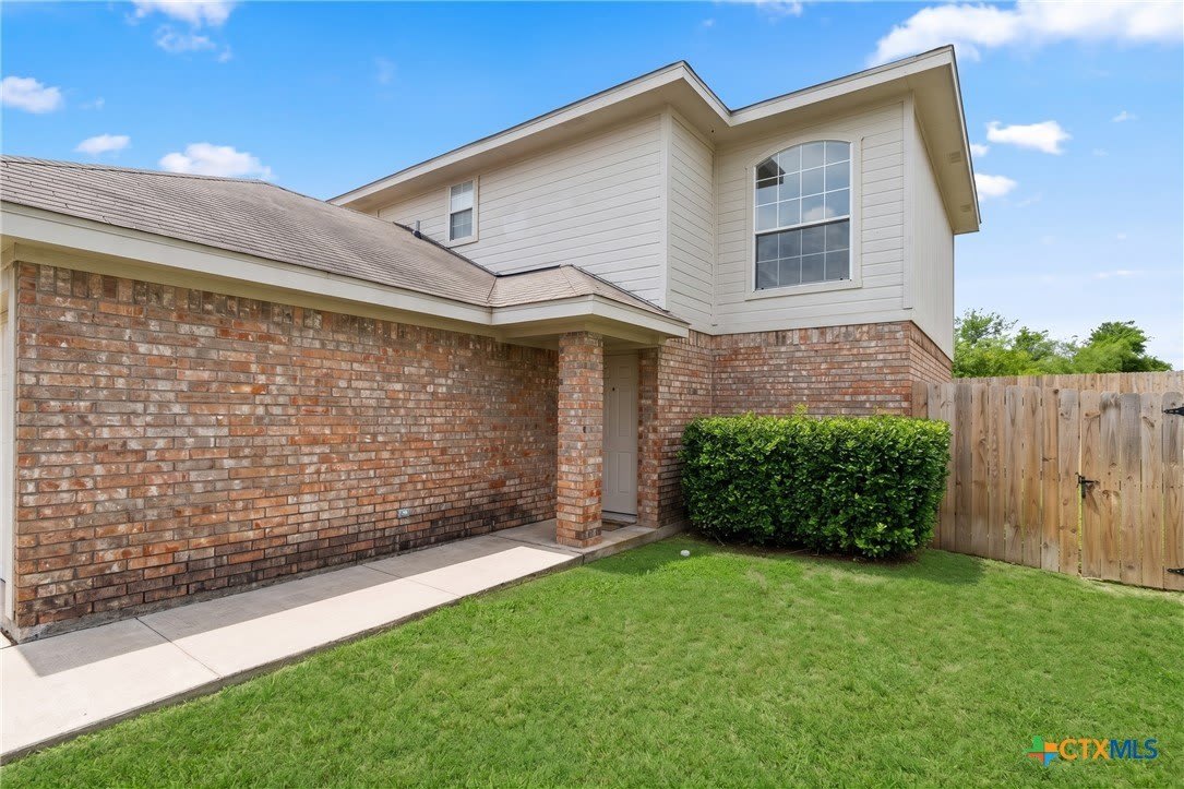 2412 Skylark Circle – photo 2