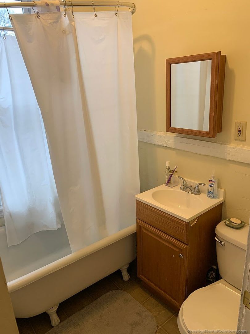 One Bedroom Comm @ Warren Brighton/Allston – photo 4