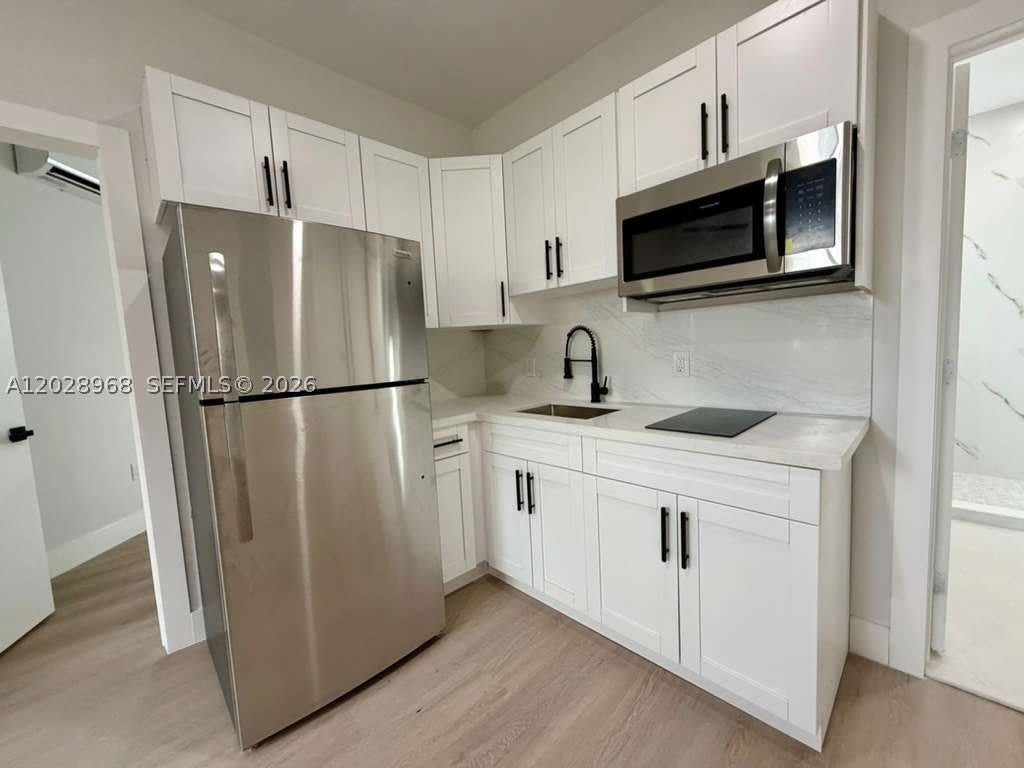 2425 SW 6th St – photo 4