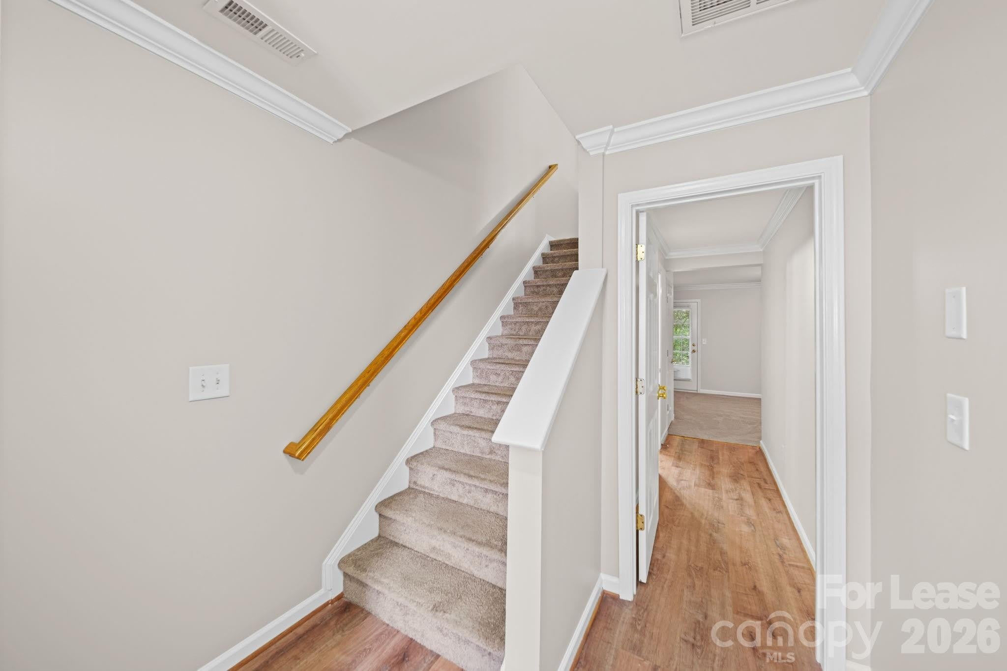 1526 Royal Auburn Avenue – photo 5