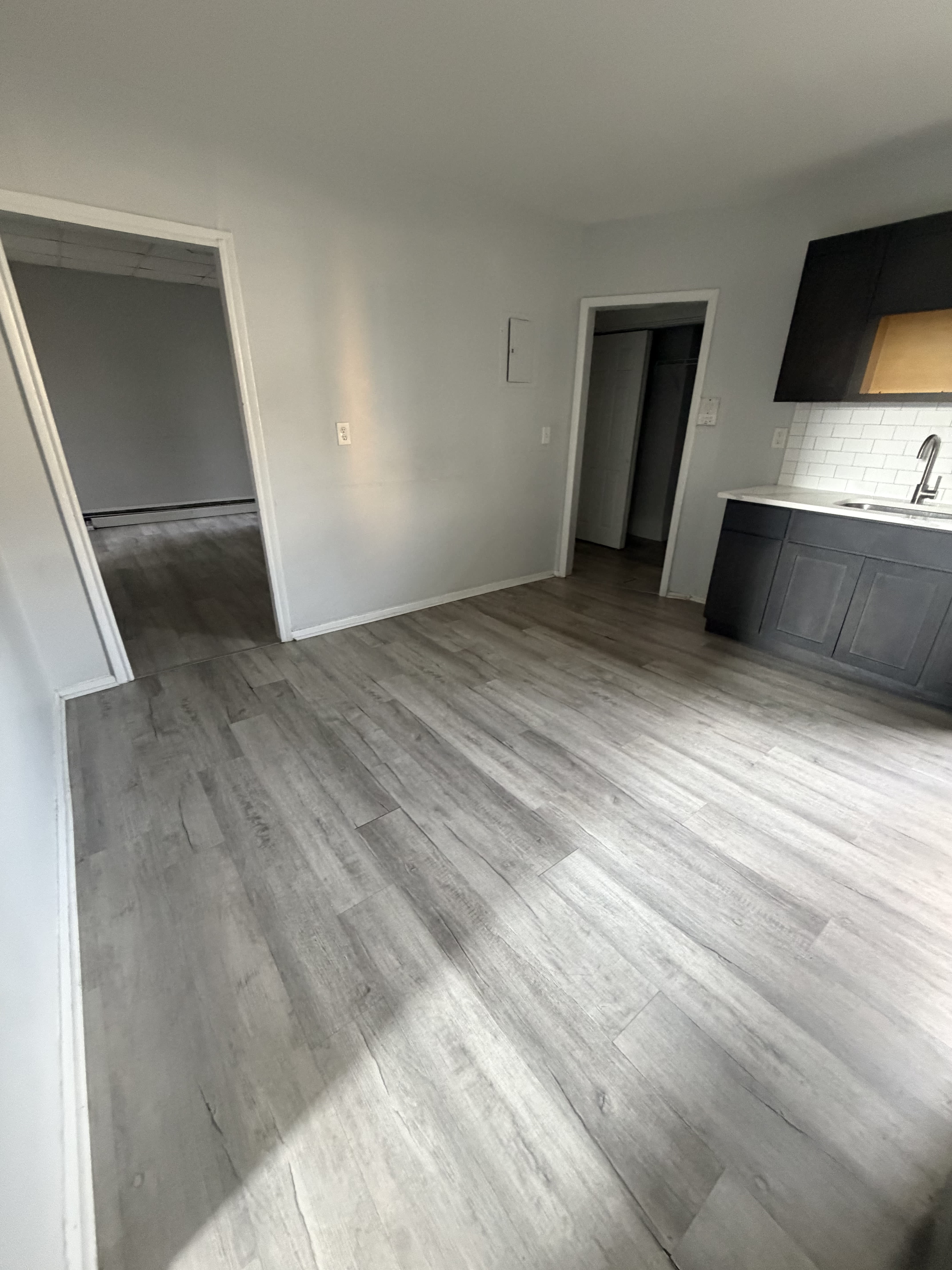 970 Broadway – photo 3
