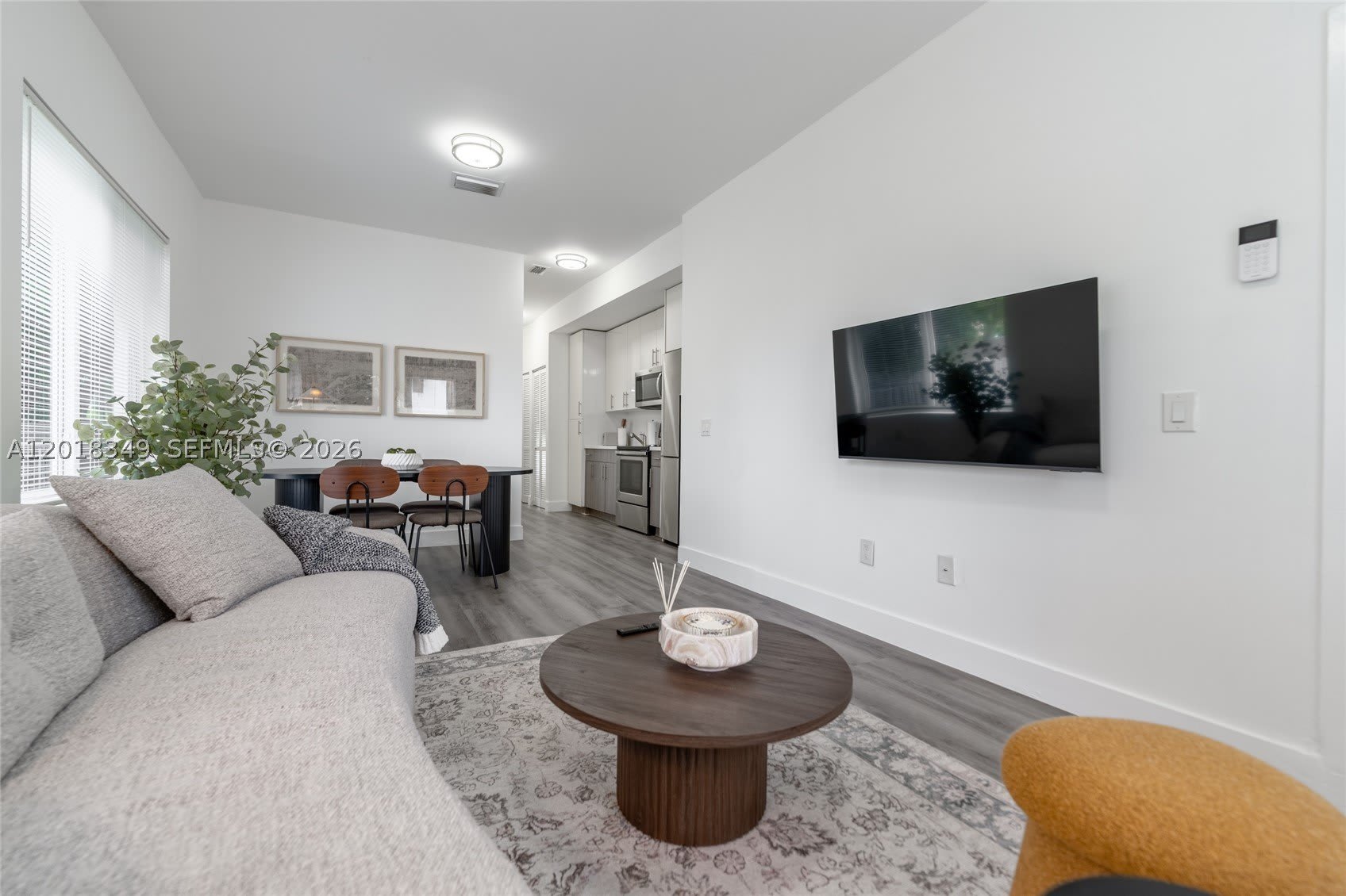 44 Nw 10Th Ave – photo 2