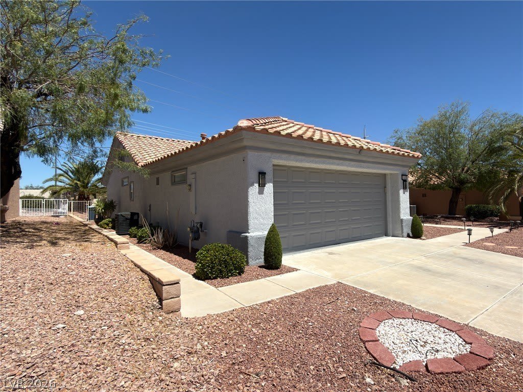 10420 Villa Ridge Drive – photo 2