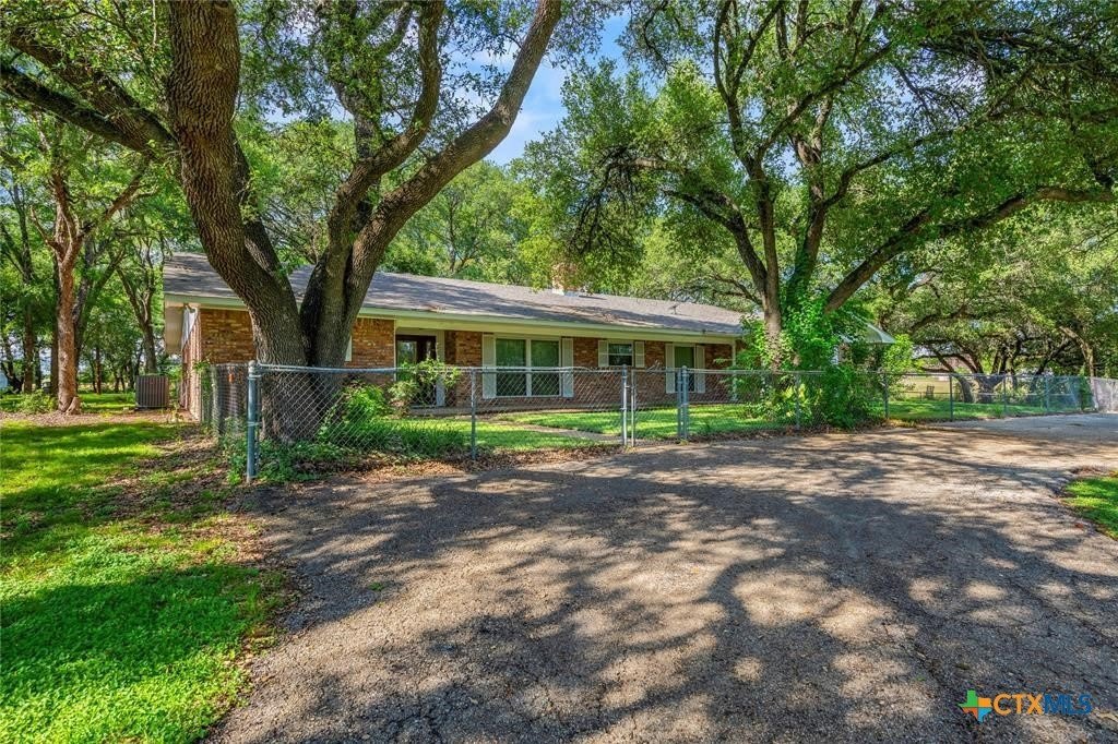 700 Shanklin Road – photo 4