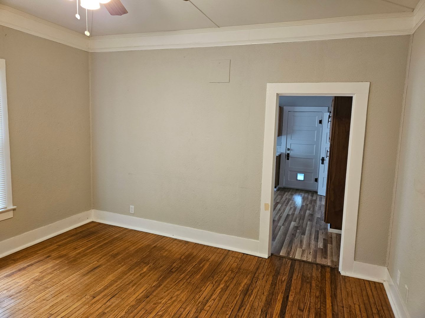 2 Bed/ 1 Bath Home • Newport – photo 3