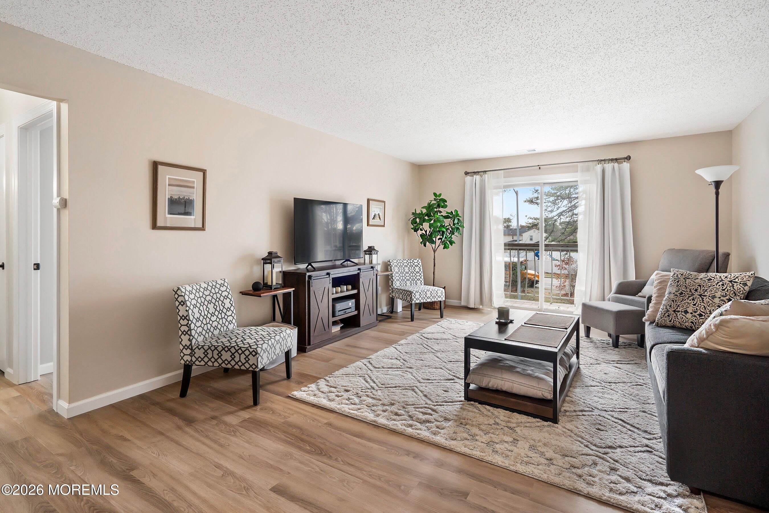 84 Diane Drive – photo 1