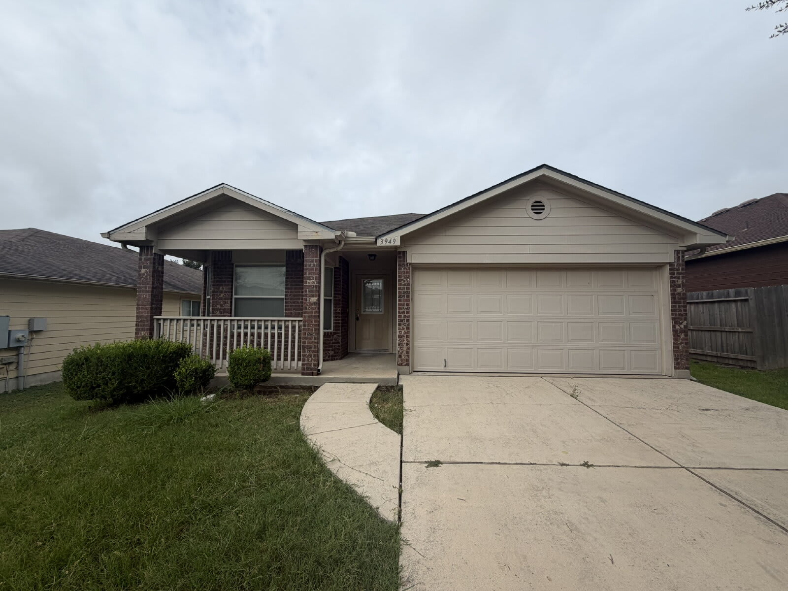 3949 Wensledale Dr – photo 1
