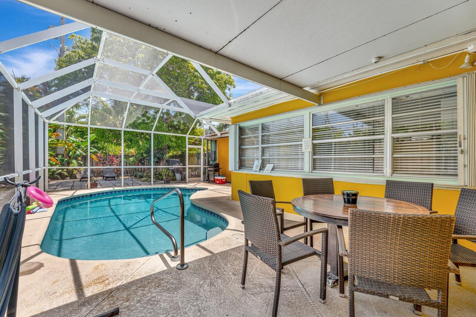 1246 Johnson Street – photo 3