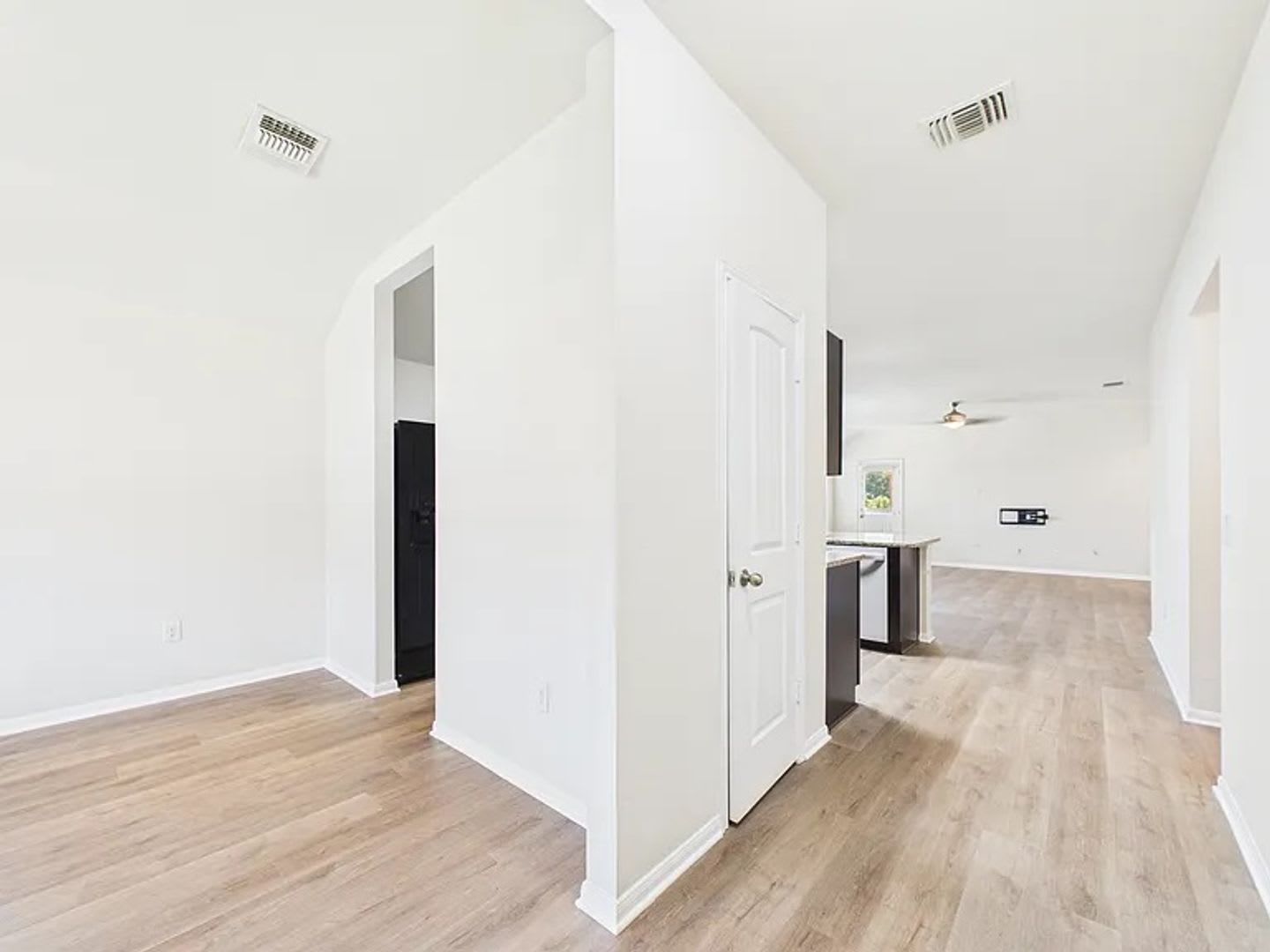 Spacious One Level Home In Glenwood – photo 5