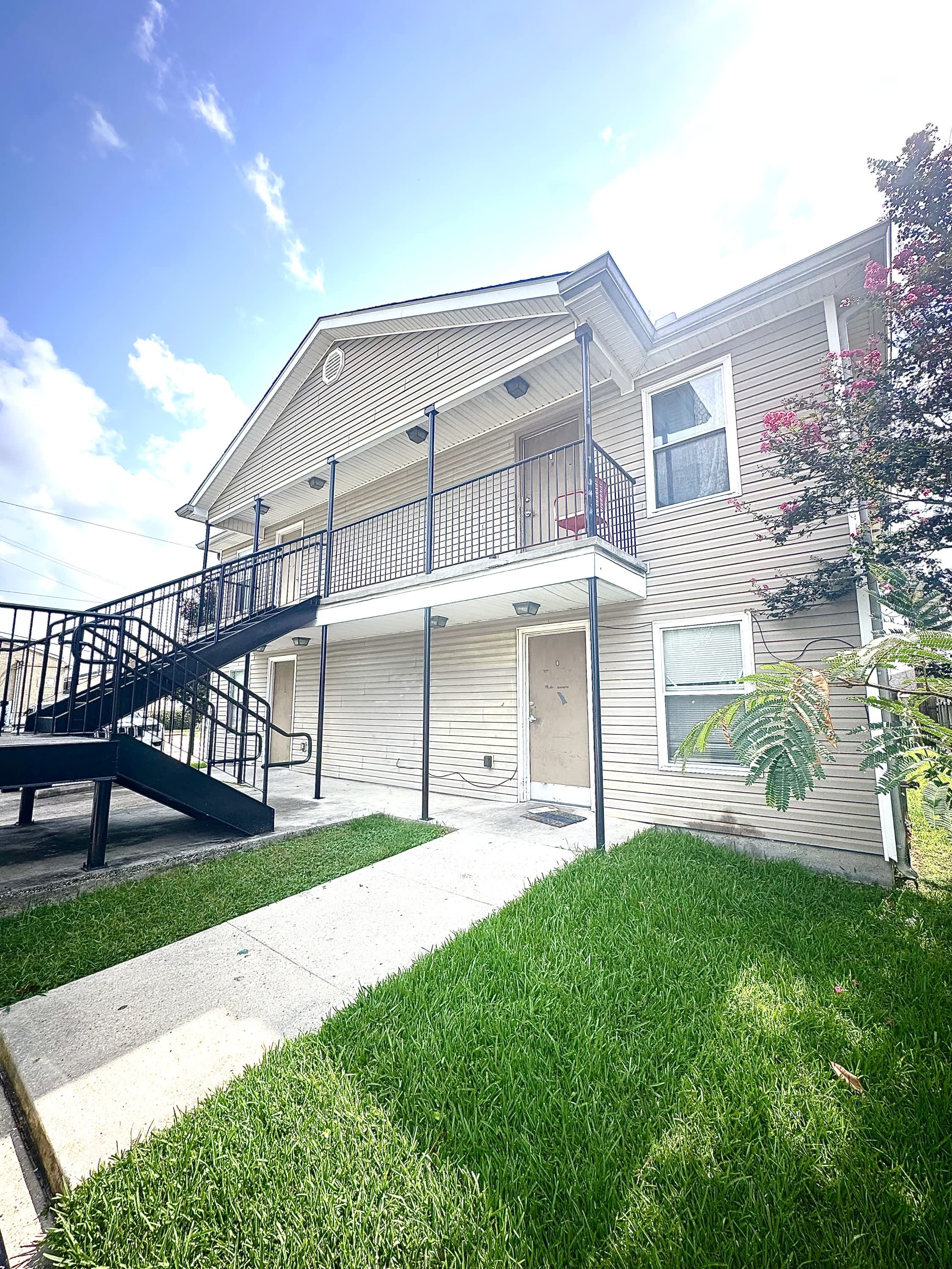 5177 Mount Shasta Drive C – photo 1